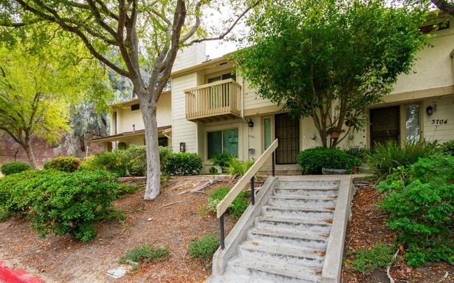 Photo - 3 Bedroom, 2.5 Bathroom Townhome!