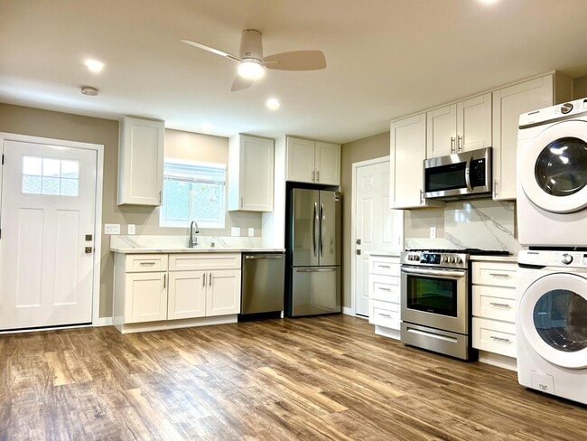 Photo - 6541 Bougainville Rd