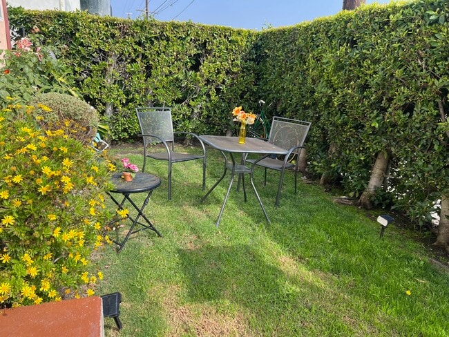 Building Photo - 11881 Jefferson Blvd Unit 3