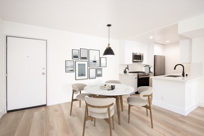 Photo - 2123 Rodney Dr