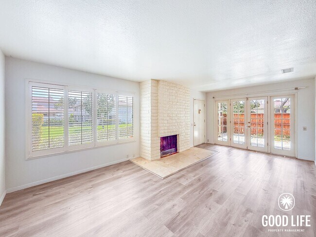 Photo - Bright 3B/2BA Condo in La Jolla with Spacious Kitchen and Dual Vanity Primary Bath