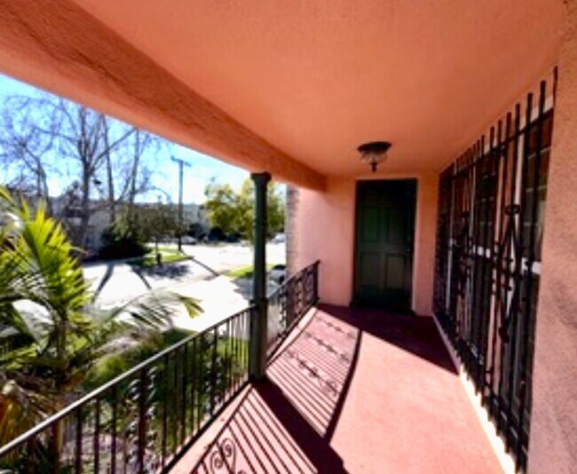 6089 Cashio St - House for Rent - Los Angeles, CA