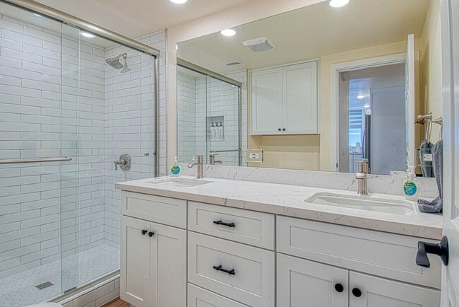 Photo - 5008 Seashore Dr Unit A