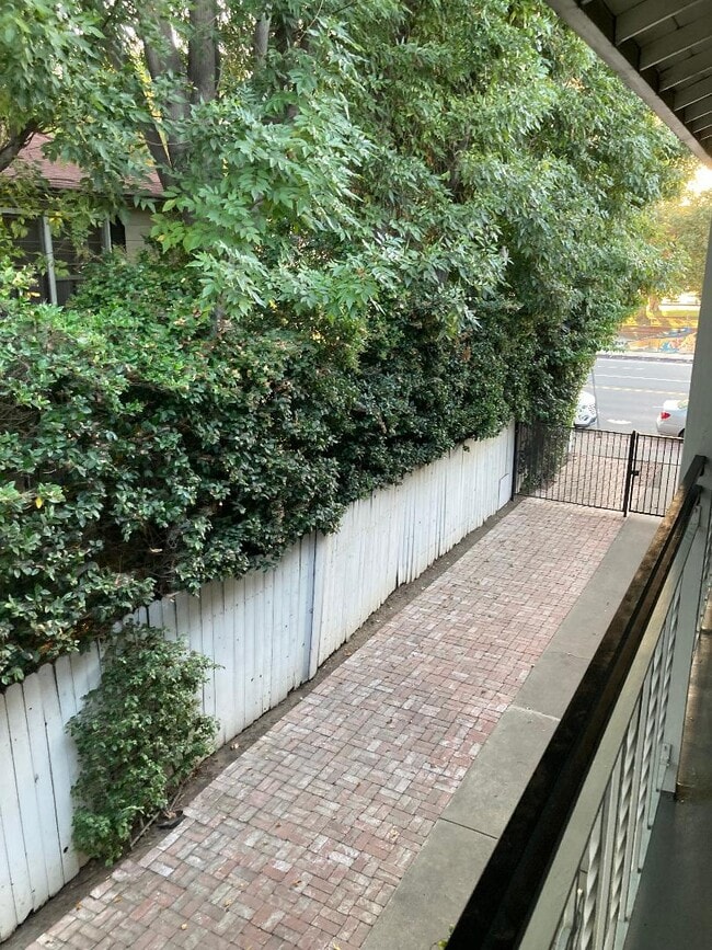 Photo - 5806 Coldwater Canyon Ave Unit #6