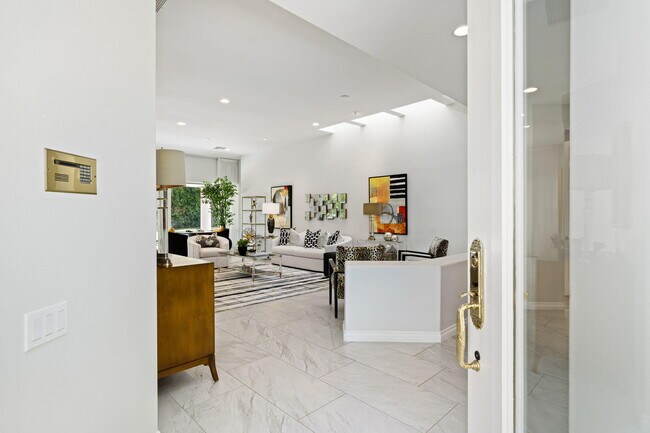 Photo - 44970 Olympic Ct