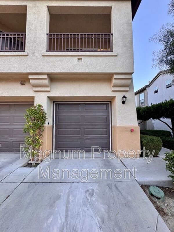 Photo - 41685 Woodridge Ave