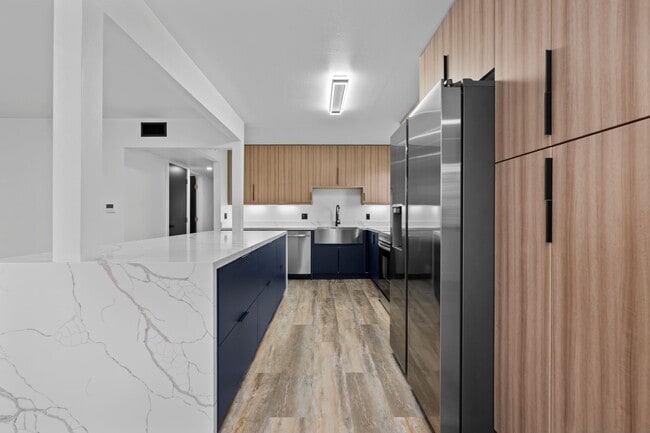 Building Photo - 4209 3rd Ave Unit 4209 3rd Avenue