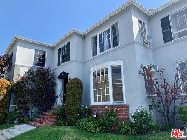 Building Photo - 350 S La Jolla Ave Rental