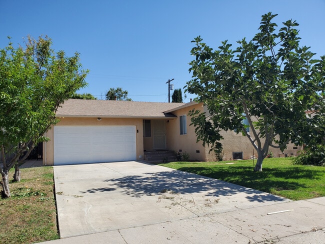 Front of home with 2-car attached garage - 17961 Lull St House