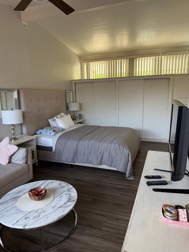 Photo - 9918 Mollyknoll Ave