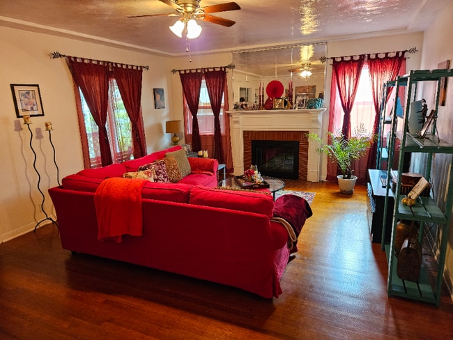 Photo - 2151 Daisy Ave