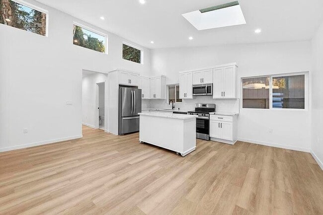 Photo - 739 N Formosa Ave