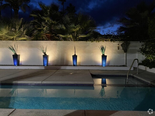 Building Photo - 729 N Plaza Amigo Rental