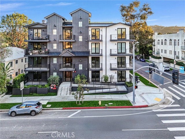 Building Photo - 10352 Riverside Dr