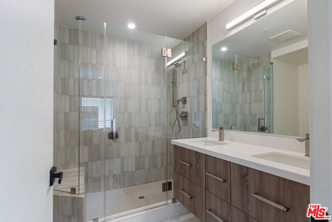 Photo - 1203 N Thomas Ln