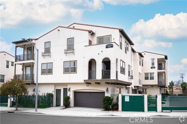 Building Photo - 1845 Orizaba Ave Unit 102 Rental