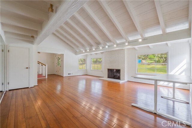 Photo - 1004 Singing Wood Dr