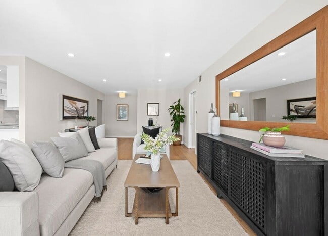 Photo - 266 S Madison Ave