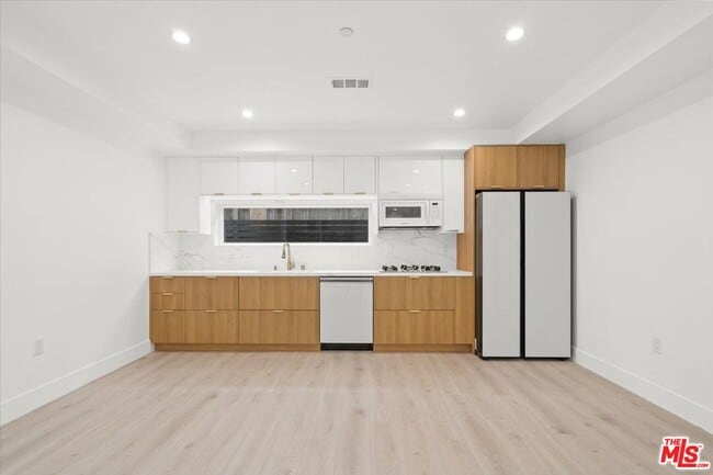 Photo - 4922 S Centinela Ave Unit 2