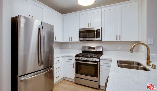 Photo - 340 Hauser Blvd Unit 4-114