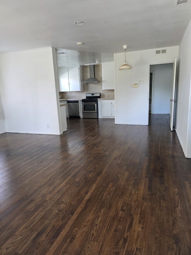 Photo - 3528 Laurel Ave