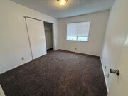 Photo - 118 W Boone St