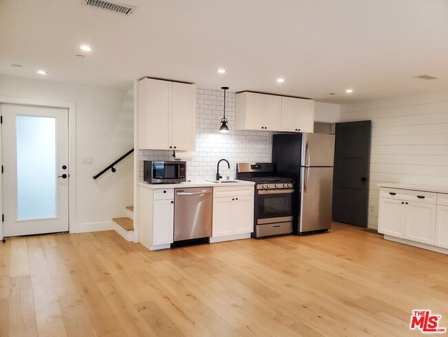 Photo - 11221 Hannum Ave Unit A