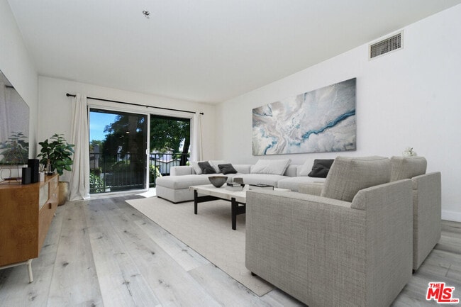 Building Photo - 4501 Cedros Ave Unit 112