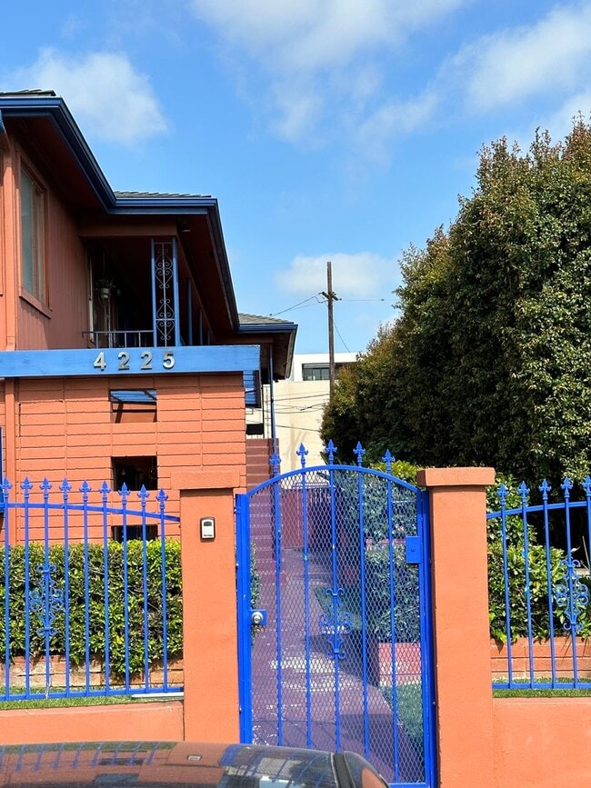 Photo - 4225 Kansas St Unit 7