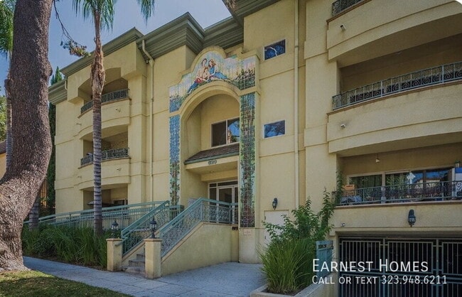 Building Photo - 620 E Palm Ave Unit 204