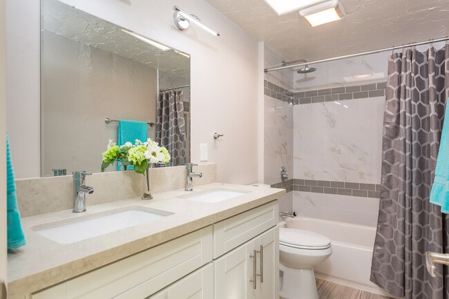 Photo - 3080 Island Ave