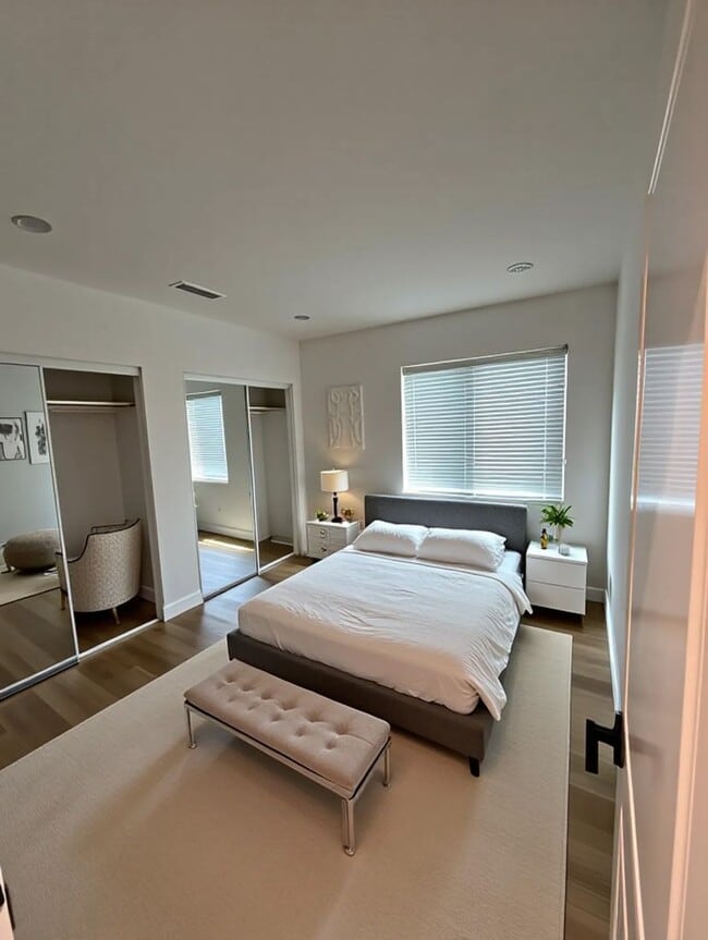 Photo - 2008 Vineyard Ave Unit 2008