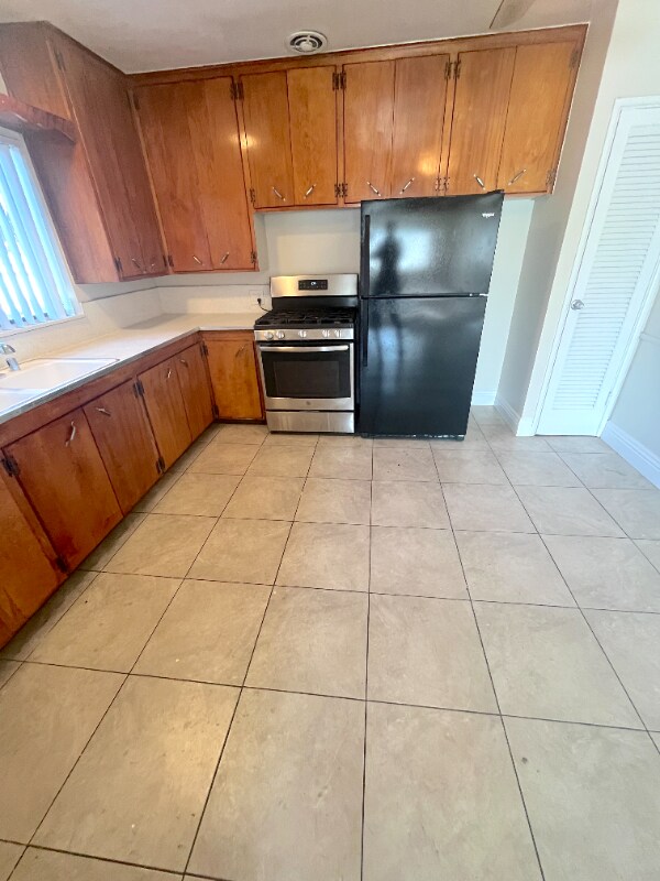 Photo - 504 W F St Unit 504