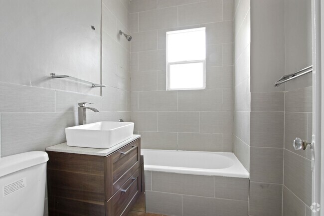 Building Photo - 712 Padilla St Unit #2 Rental