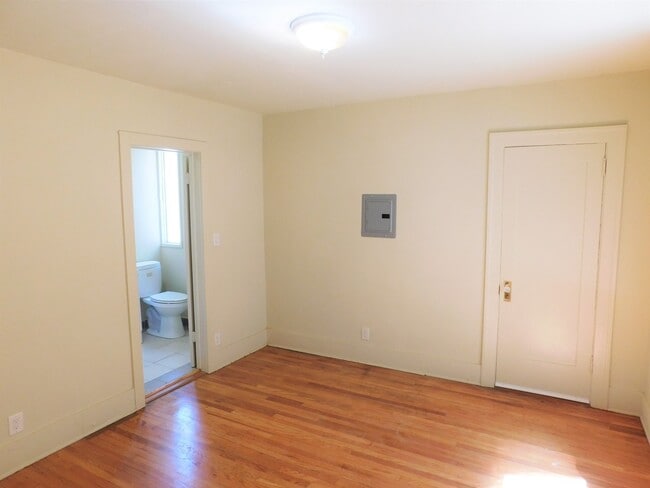 Photo - 1250 E Villa St Unit 1250