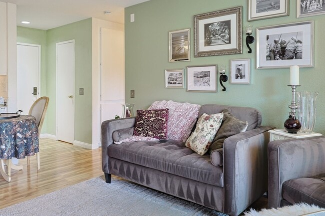 Photo - Beautiful 2 Bed, 2 Bath Condo in 62+ Commu...