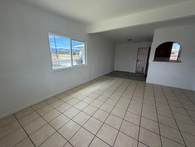 Building Photo - 835 E Avenue Q Unit 835