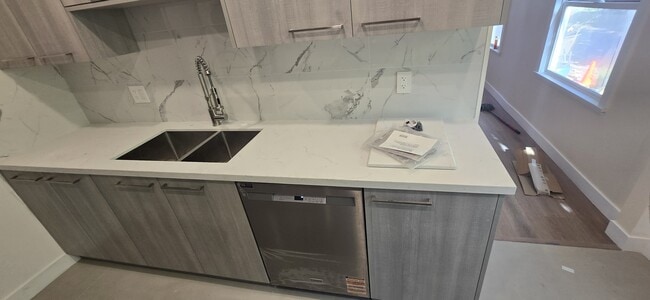 Photo - 1802 Los Encinos Ave