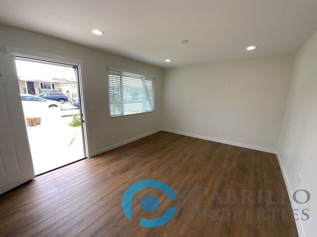 Photo - 1628 Burton St