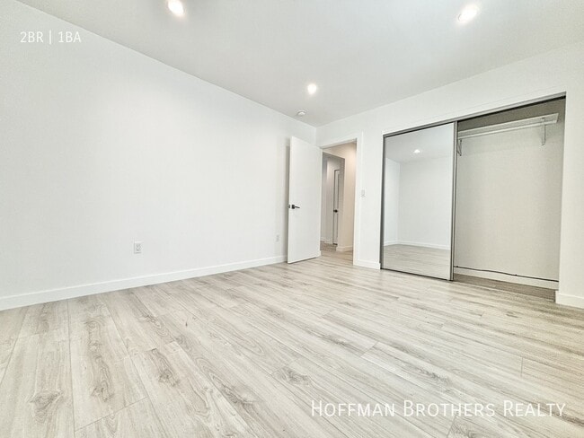 Photo - 562 N Kenmore Ave Unit 2