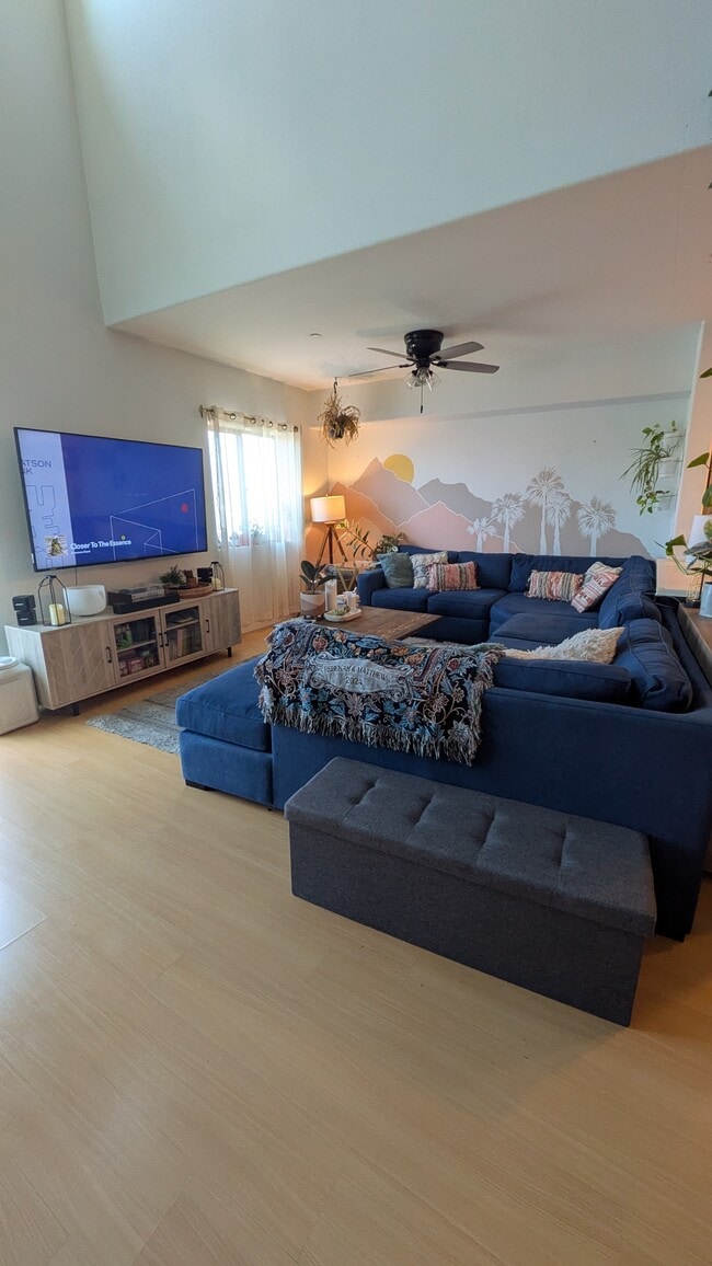 Photo - 5232 Satsuma Ave Unit 305