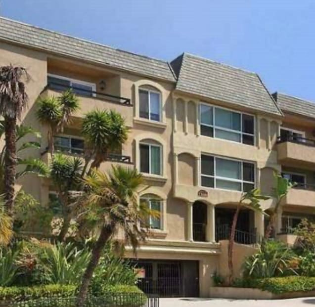 Building Photo - 11646 Chenault St Unit 5