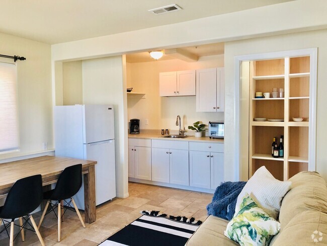 Building Photo - Adorable 1 BR / 1 BA Duplex Off Vulcan Ave... Rental