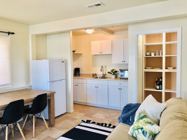 Adorable 1 BR / 1 BA Duplex Off Vulcan Ave... - Adorable 1 BR / 1 BA Duplex Off Vulcan Ave... House