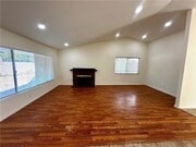 Photo - 18562 Stare St