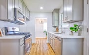 Photo - 6621 Lindley Ave