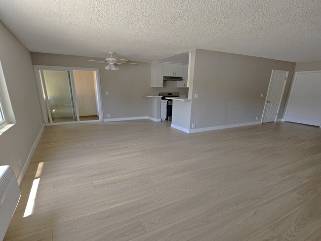 Photo - 13535 Victory Blvd