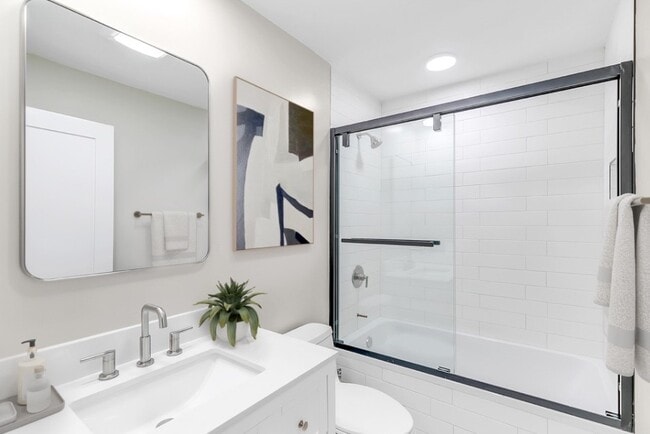 Photo - 3750-3752 Glendon Ave