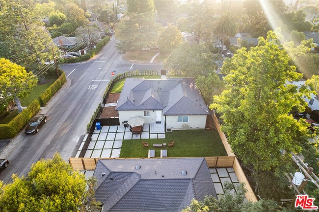 Photo - 5500 Morella Ave