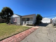 Photo - Clean and comfortable 3 bedroom available ... House